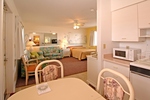 RM 31 or 33 - Poolside Ocean View One Bedroom Suite Picture 3