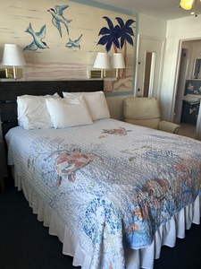 Pretty, beach-themed quilt