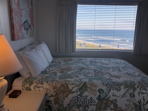 Rm 31 or 33 - Poolside Ocean View One Bedroom Suite Photo 5