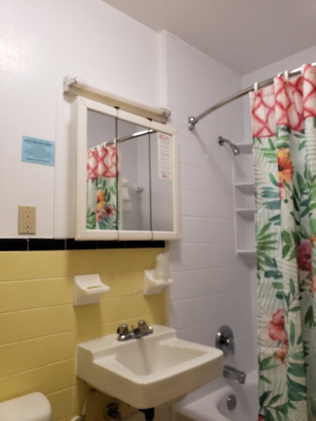 Studio #27 -OceanFRONT Efficiency Studio with NEW King Bed Photo 4