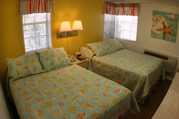 PET-FRIENDLY Charming COTTAGE #3 or #4 with Private Patio Photo 3
