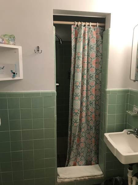 Rm 9 or 11 - Value Room - 2 Double Beds - Street/Parking View. Ideal for Travelers on a Tight Travel Budget Photo 4