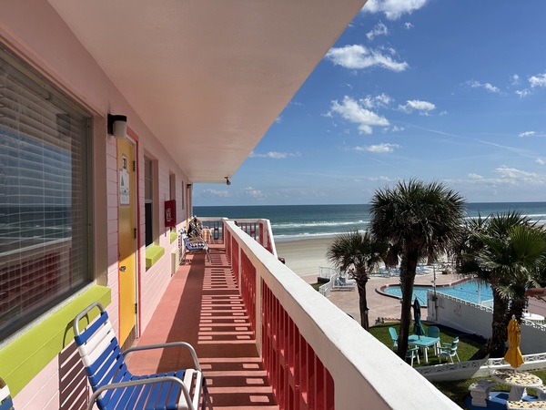 Rm 31 or 33 - Poolside Ocean View One Bedroom Suite Photo 8