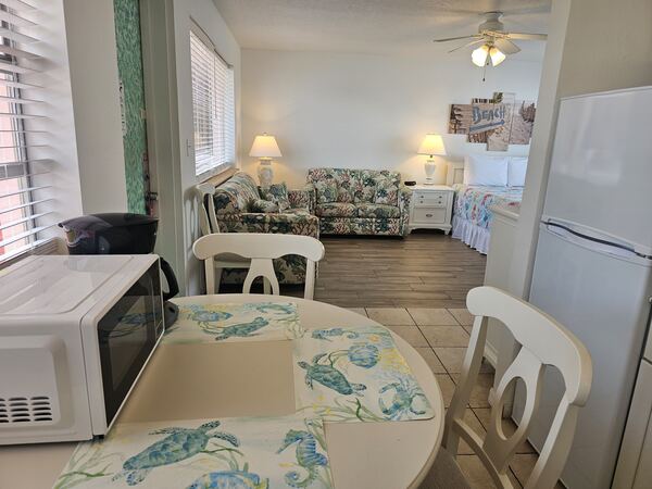 Rm 31 or 33 - Poolside Ocean View One Bedroom Suite Photo 4